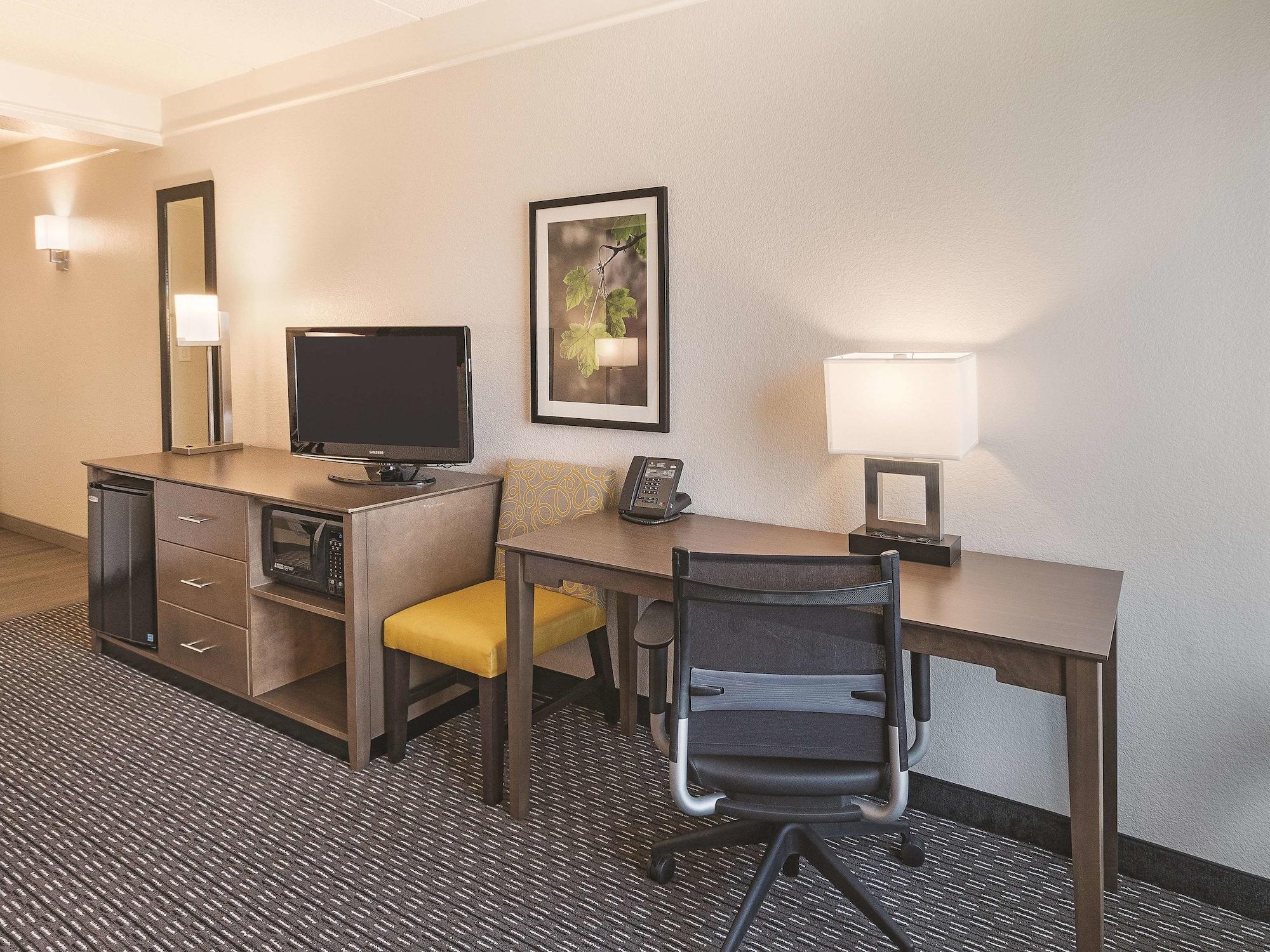 Hotel La Quinta By Wyndham Arlington North 6 Flags Dr Extérieur photo