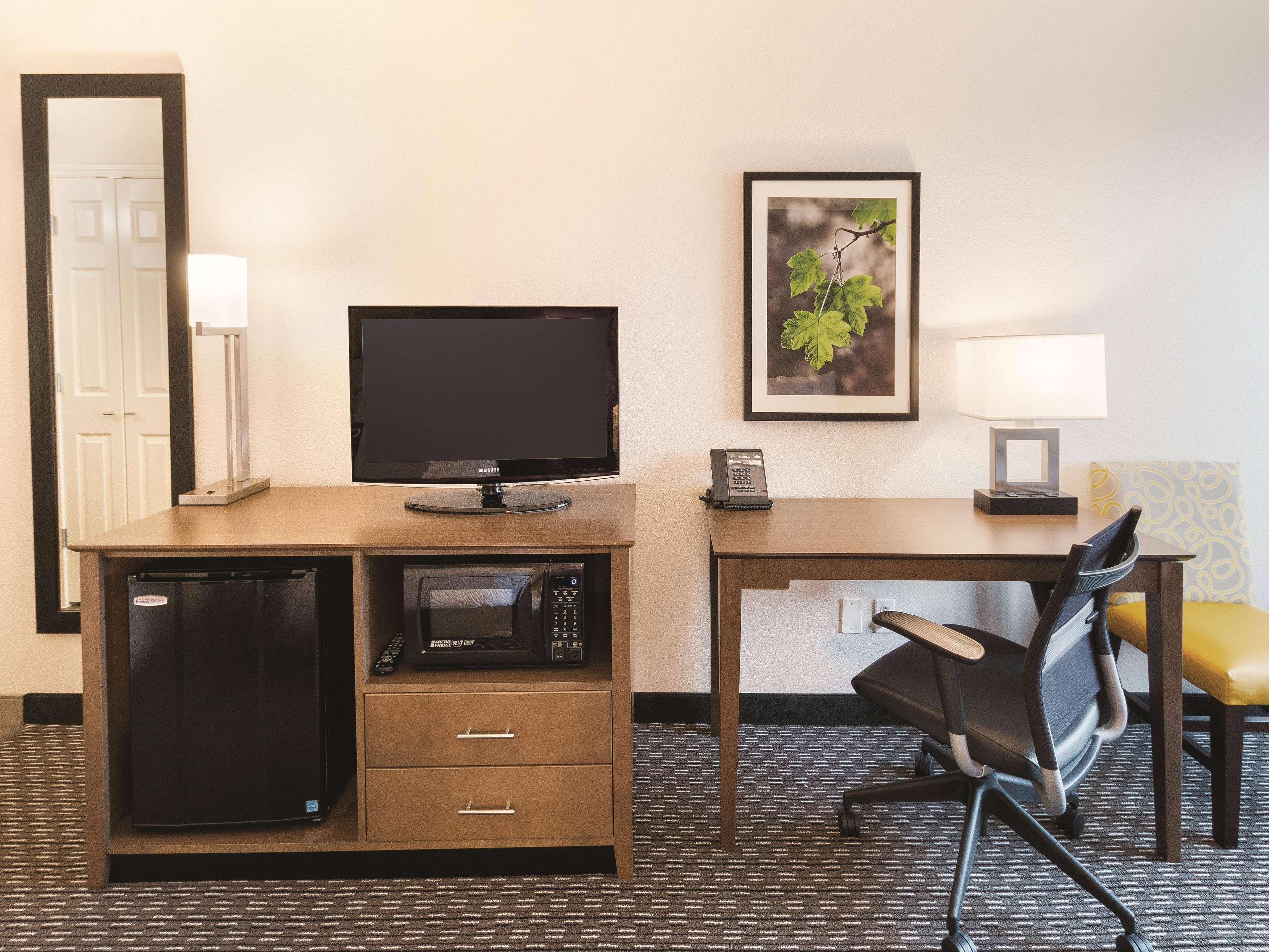 Hotel La Quinta By Wyndham Arlington North 6 Flags Dr Extérieur photo